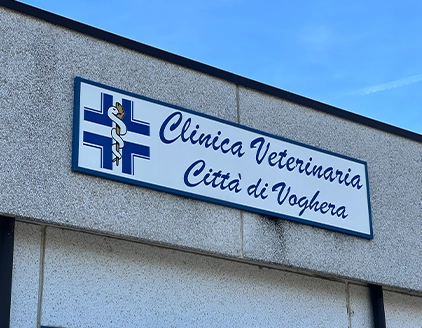 Targa esterna Clinica Veterinaria Città di Voghera